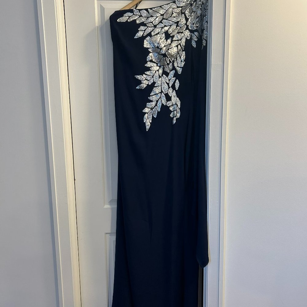 Gorgeous Tadashi Shoji One Shouldered Evening Gown